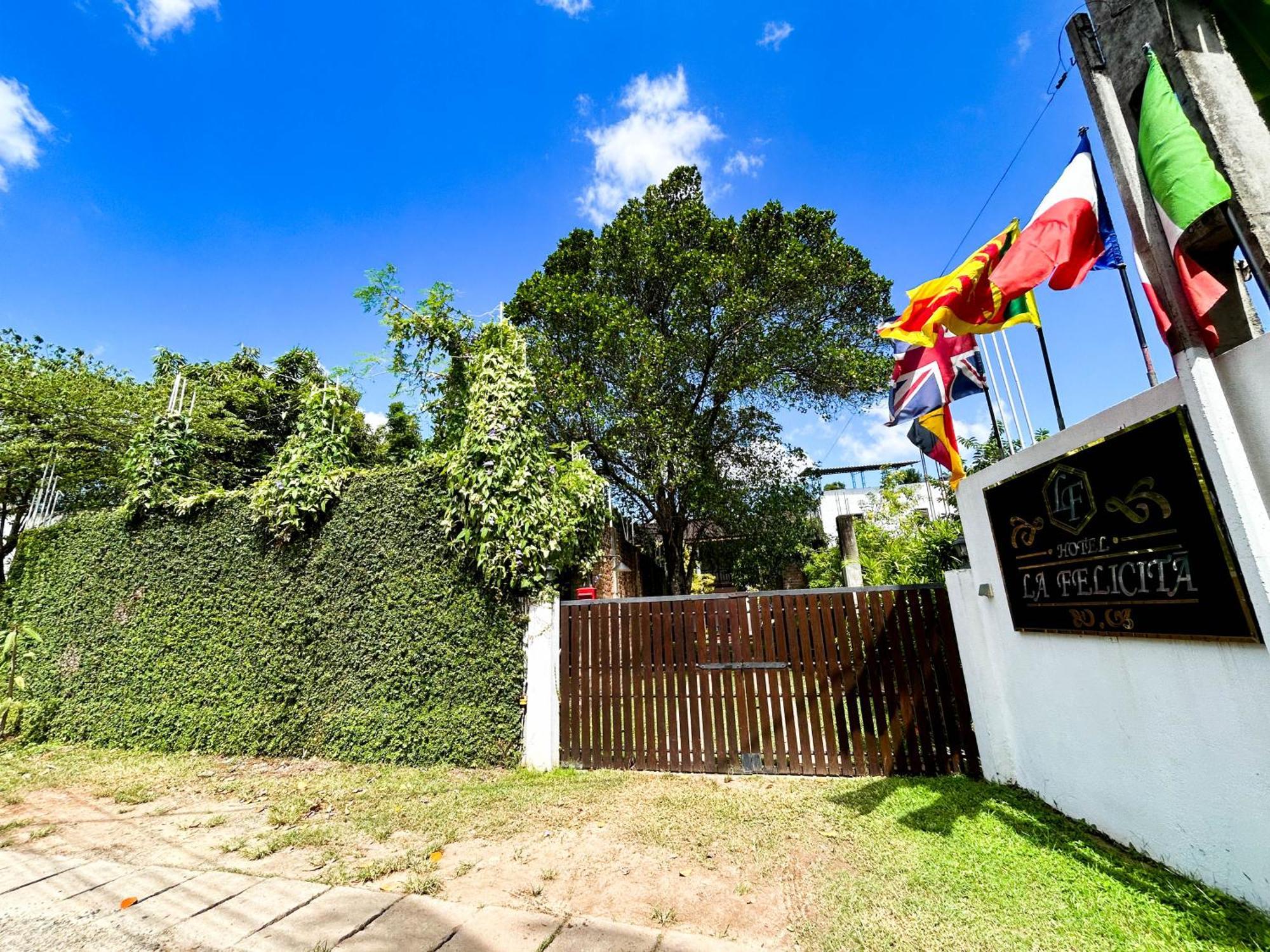 Hotel La Felicita Mirissa Ngoại thất bức ảnh